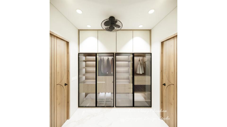 First floor dressing room wardrobe & glass shutter